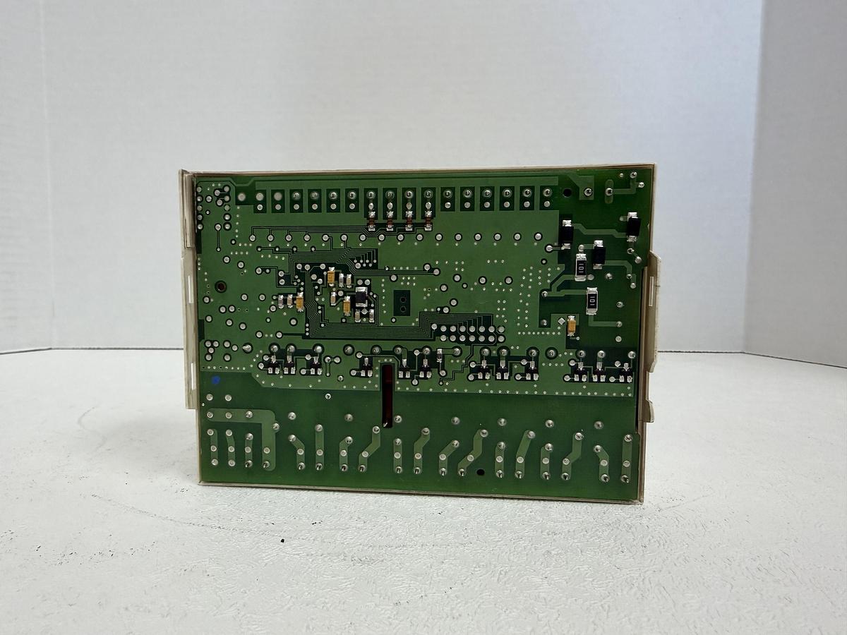 Used Schneider Electric Telemecanique SR2E201BD Smart Relay, Zelio Logic-For Parts GHA-99