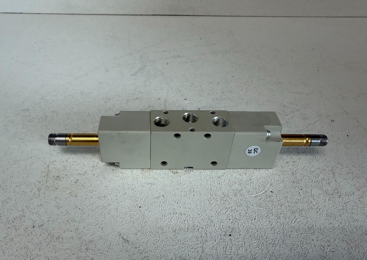 Used Metal Work Pneumatic 7010021200 Solenoid Valve 5/2 Bistable 1/8" Port GHGC-15