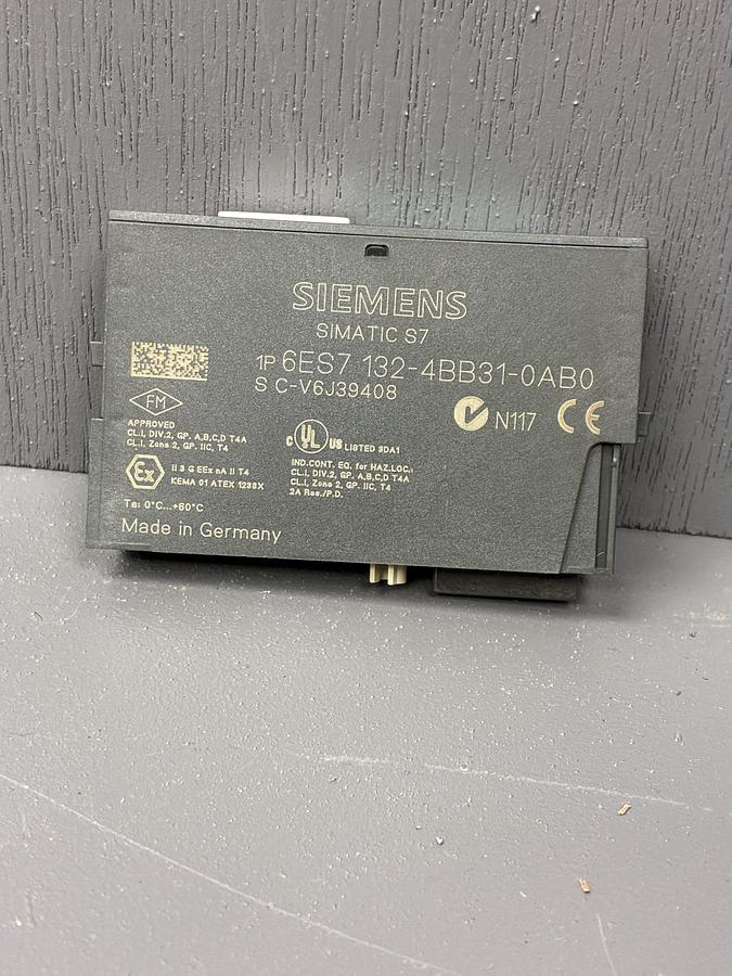 Used Siemens 6ES7 132-4BB31-0AB0 Digital Output Module GHC-34