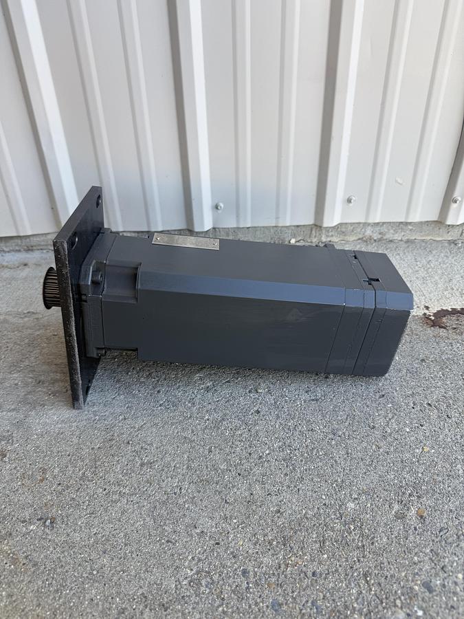 Used SIEMENS 1FT6064-1AF71-4AH1 SERVOMOTOR 291V 5A
