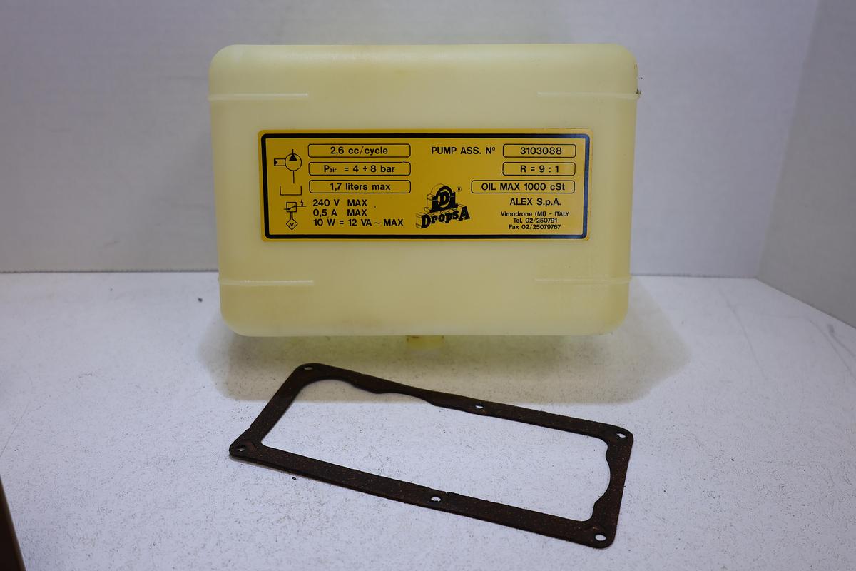 Used DropsA 3103088 Pneumatic Lubrication Pump Assembly 240V 1.7L Used