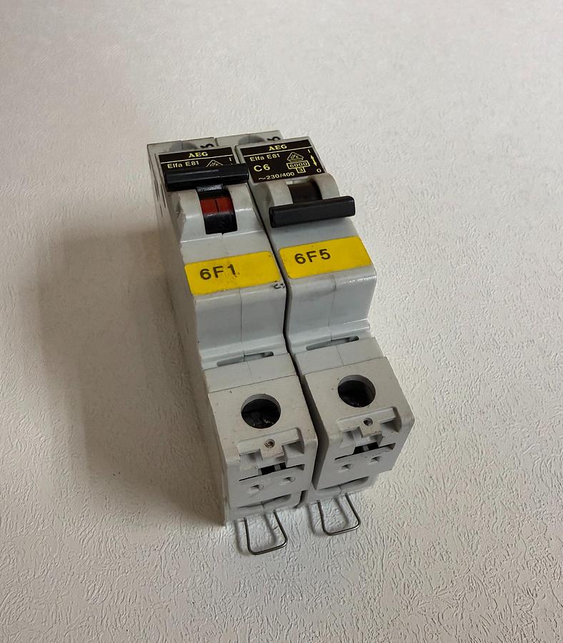 Used AEG Elfa E81 C6 Circuit Breaker ~230/400 GHC-38
