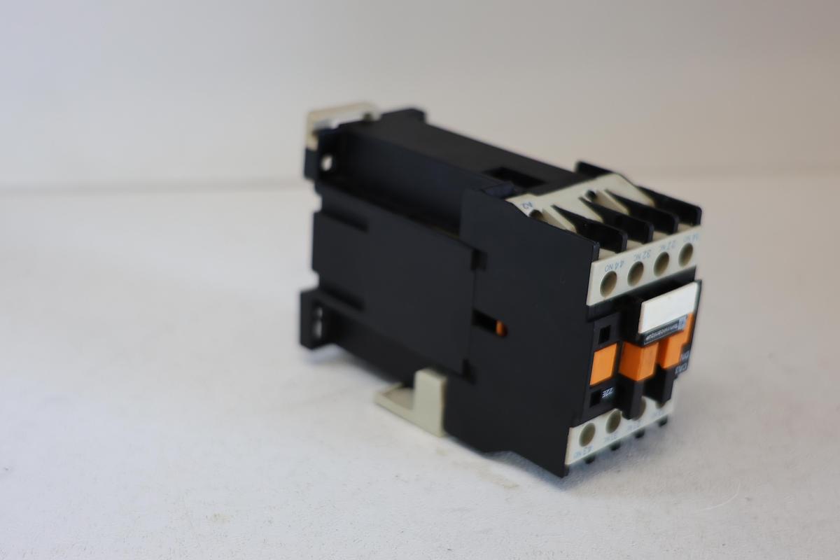 Used Telemecanique CA3 DN22 Control Relay w/ LA4 DC1U Suppressor Module GHA-99