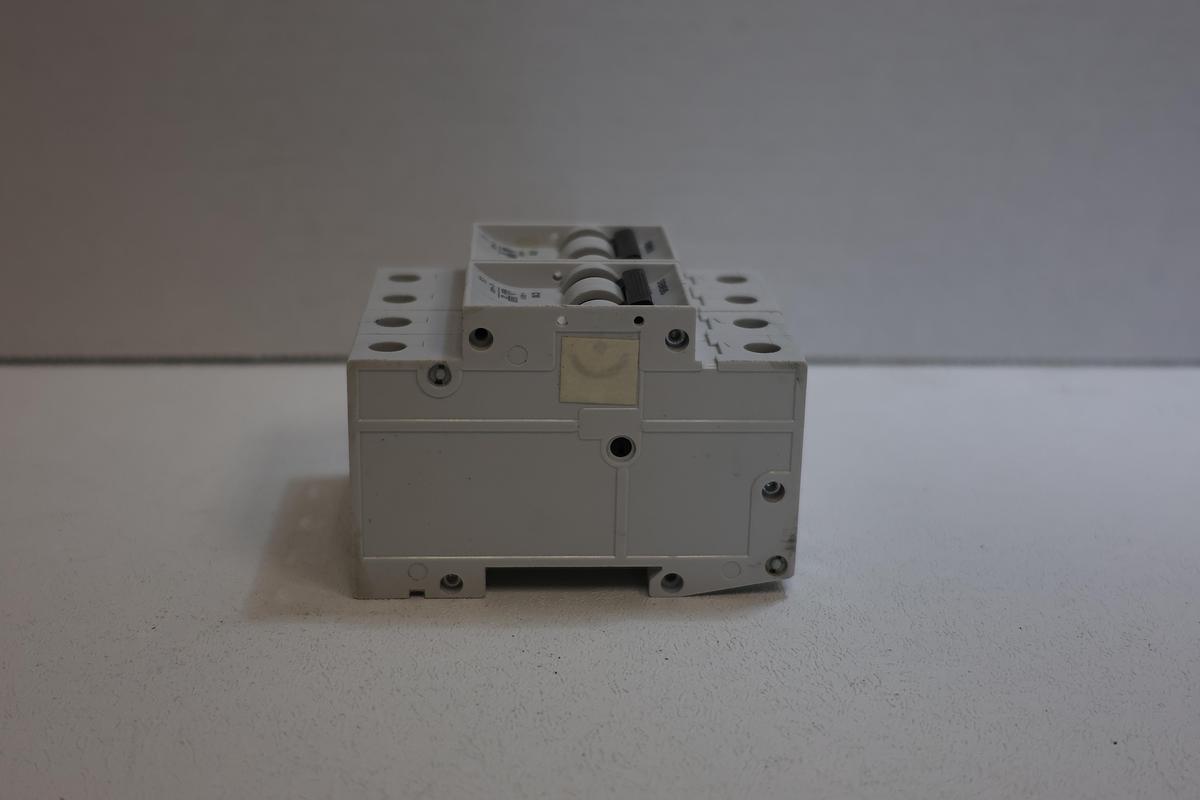 Used Siemens 5SX22 C10 LOT of 2