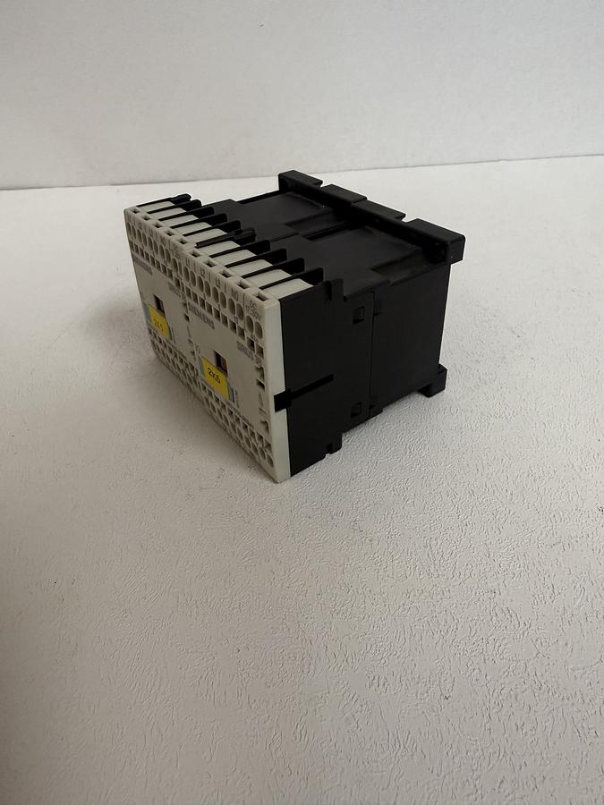Used (Lot of 2) Siemens 3RT1015-2KB41 SIRIUS 3R Power Contactor GHC-40 