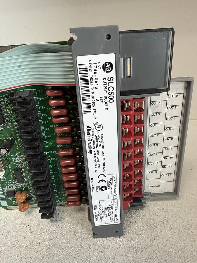 Used Allen Bradley 1746-OA16 SLC 500 Output Module Series D PLC Output Card GHB-80