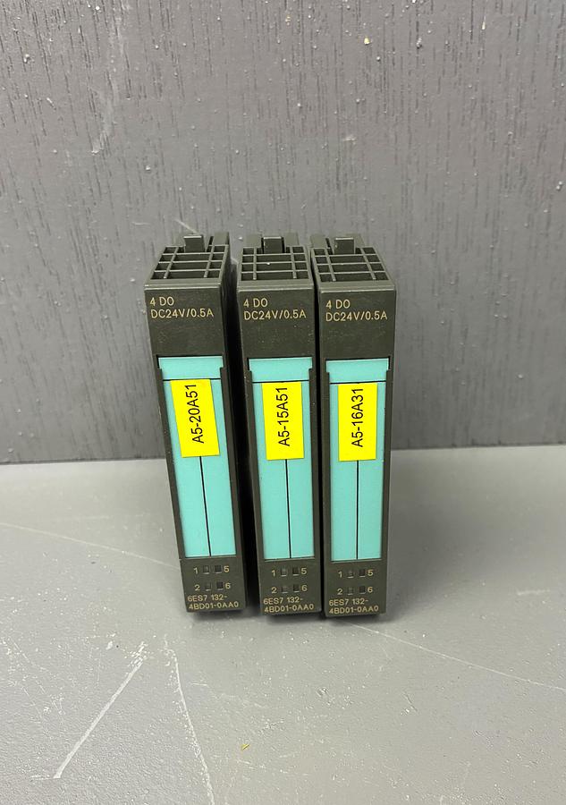 Used (LOT OF 3) Siemens 6ES7 132-4BD01-0AA0 | SIMATIC ET 200S Digital Output Module GHC-34