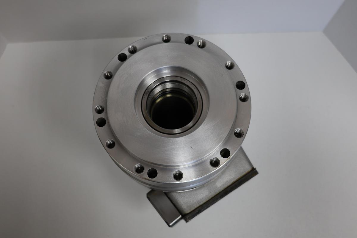 Used Tonfou RCS- 6 Short Type through hole rotary Hydraulic Cylinder 8000RPM