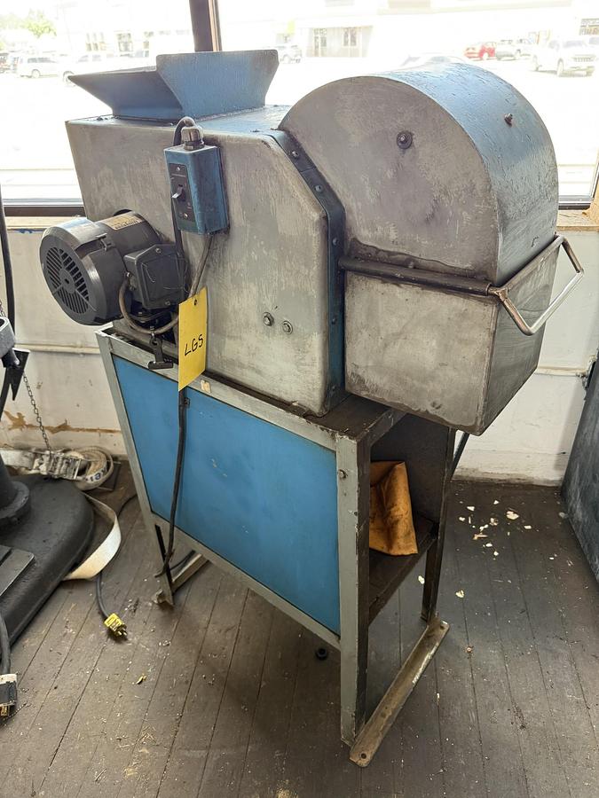 Used McKenzie 1097 Chip Separator – Used, Fully Functional, Great for CNC Shops