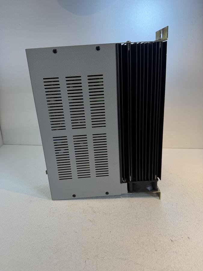 Used Control Techniques MaxAx 200 Servo Drive 220V 3-Phase P/N 7.31.811 GHA-187