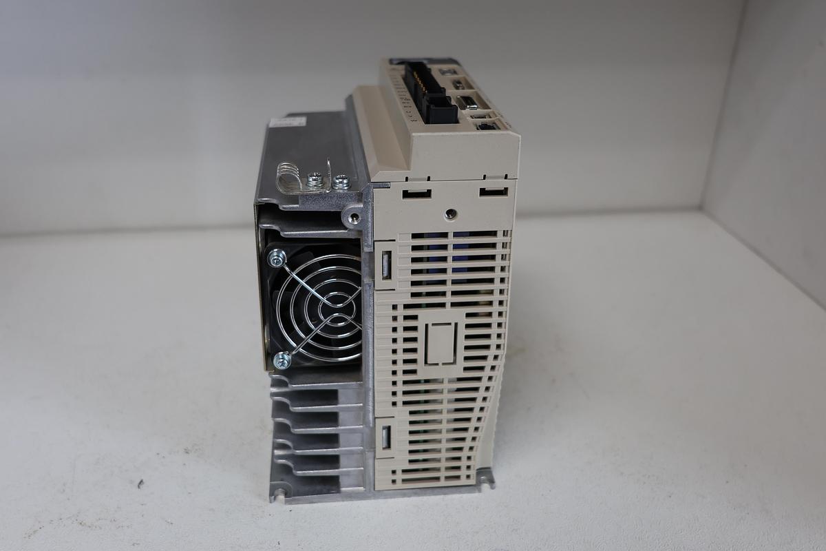 Used Yaskawa SGDV-3R5D21A Sigma-5 Servopack Servo Drive – 400V, 1kW – Industrial Automation GHA-182