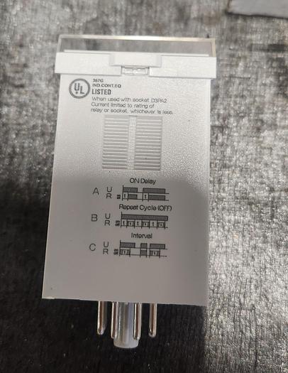 Used Eaton TMRP5102 Multi-Function Timer - New - GHB-70