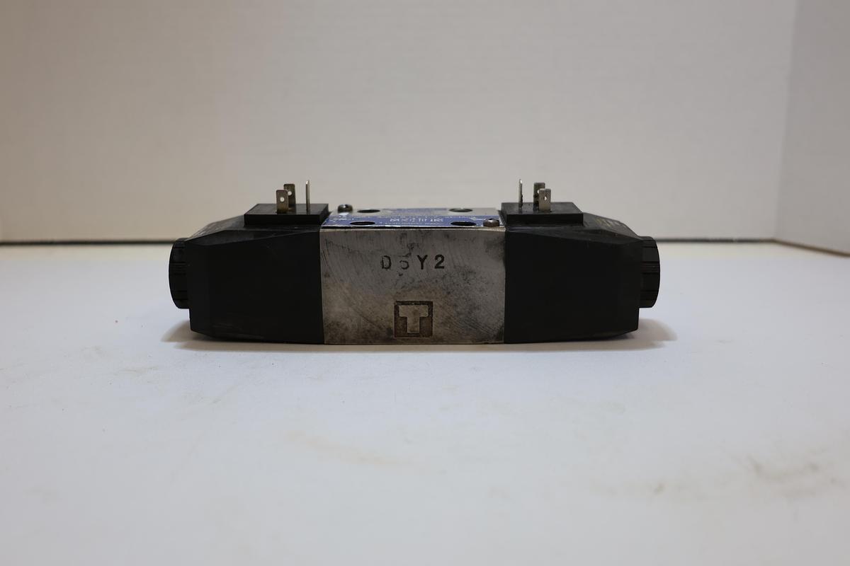 Used TOKIMEC DG4V-3-6C-M-U1-T-7-50-JA65 Directional Control Valve – Hydraulic Solenoid Valve 