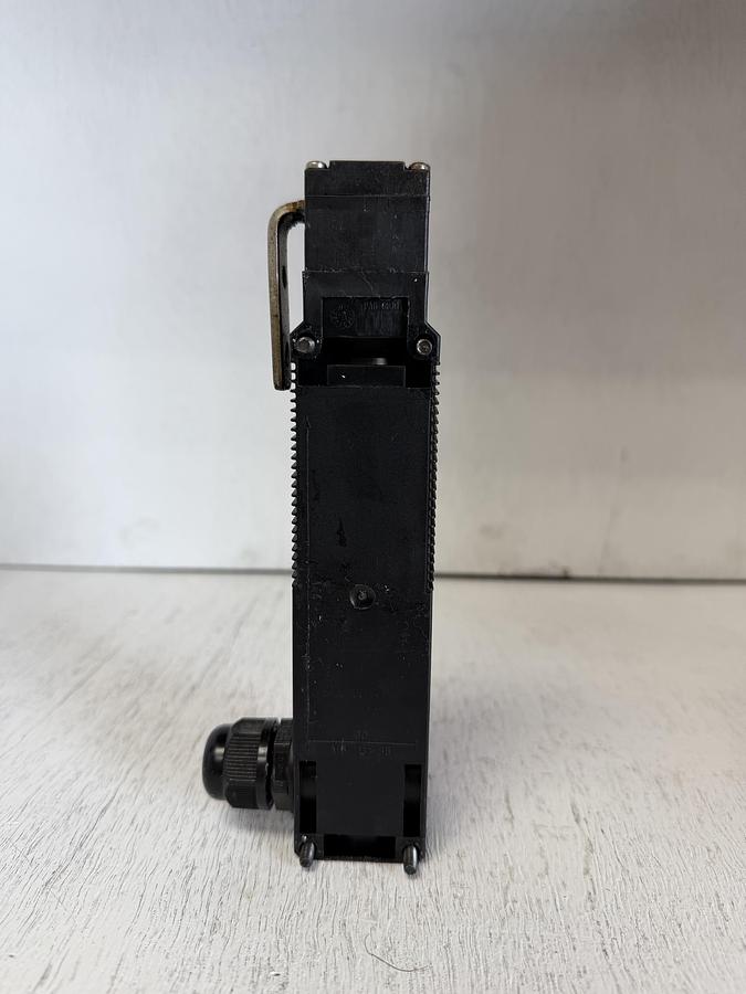 Used Euchner TP3-4121A024M Safety Switch - TP Series - 24V GHA-180