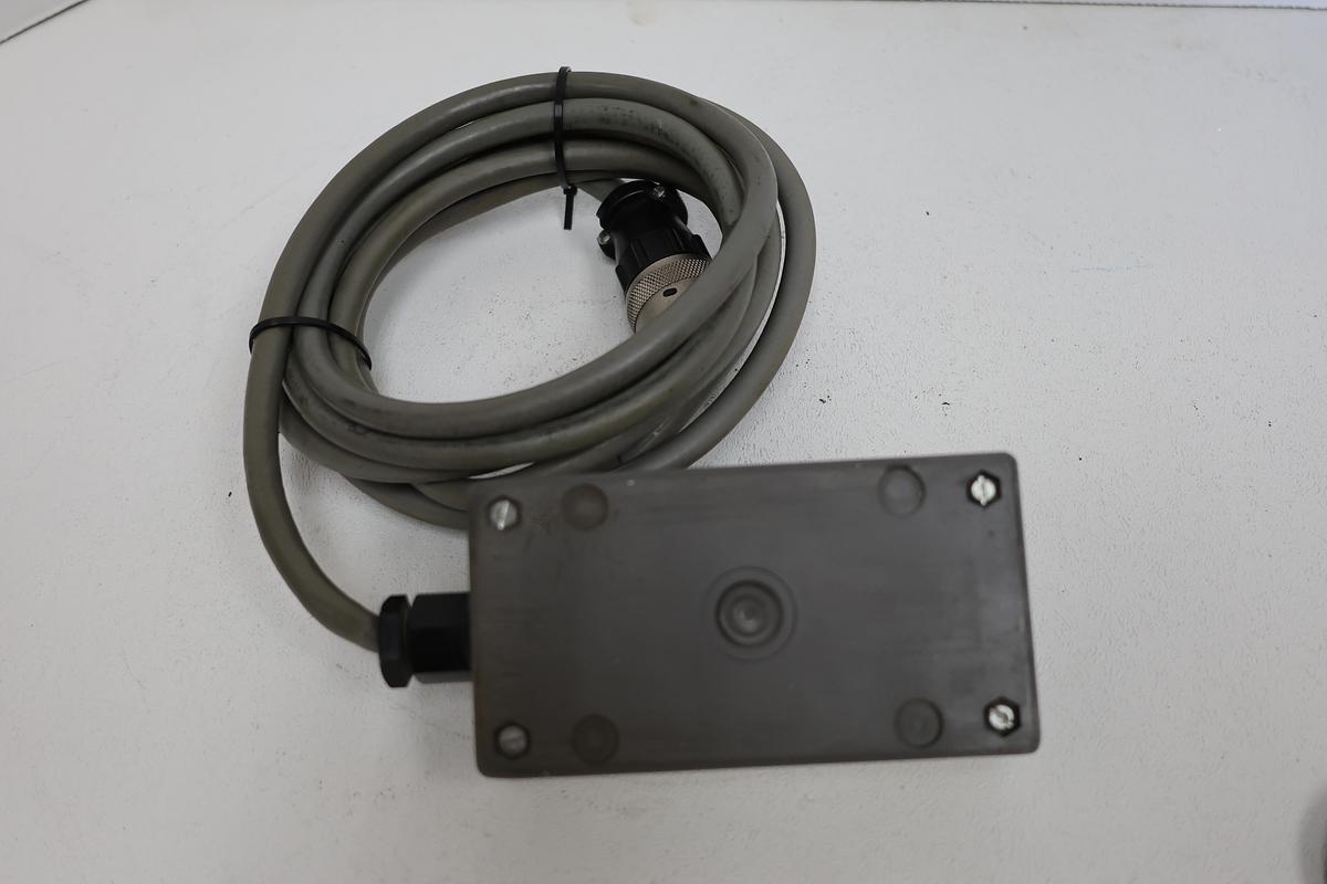 Used CNC Handwheel MPG Controller 10-Pin Round Connector X Y Z Axis – Removed from Deckel GHA-188