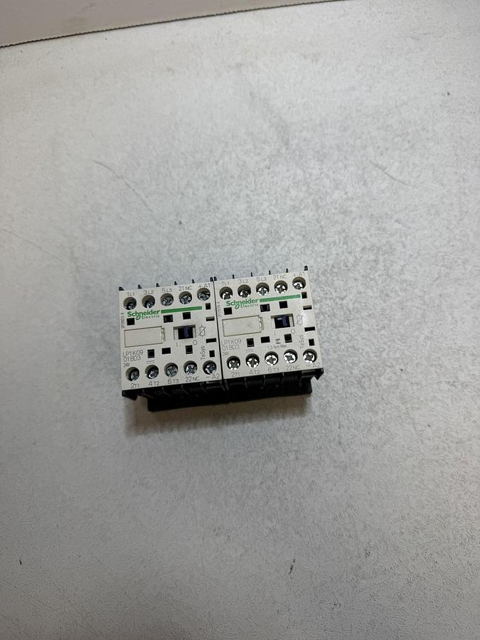 Used Lot of 2 Schneider Electric Telemecanique LP1K09 01BD3 24VDC 9A 3-Pole Contactors GHA-105