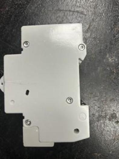 Used GE D4 V-LINE CIRCUIT BREAKER 2 POLE 4A 277/480V V37210 - GHC-16