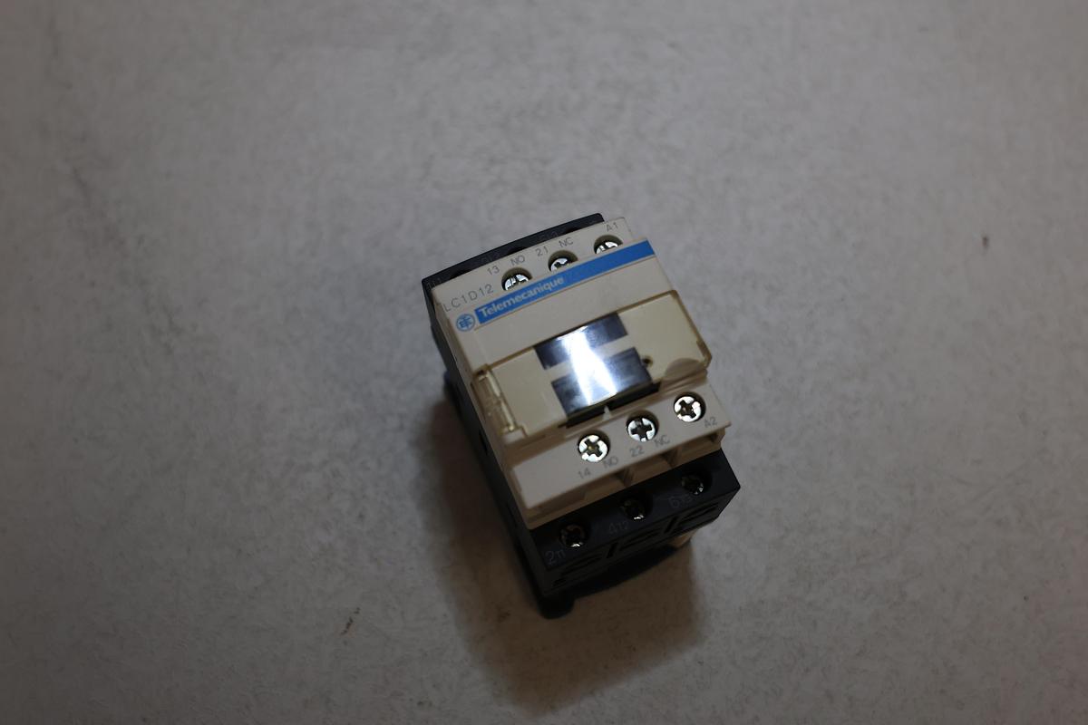 Used Telemecanique LC1D12 Contactor 3-Pole 25A 690V AC w/ LAD4RCU RC Suppressor Module