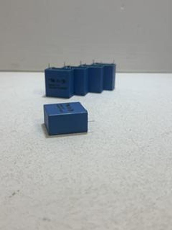 lot of 5 EPCOS B32924C3475M Capacitor Cap 4.7 uF; Tol 20%; Vol-Rtg 305 VAC GHA-114