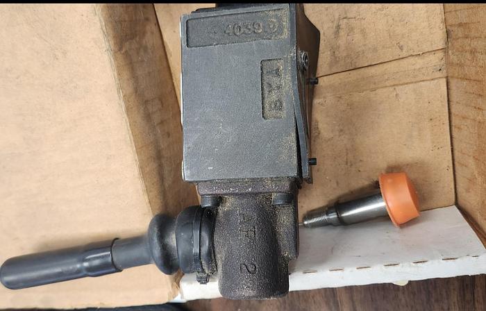 Used Parker D1VL1DN-70 Control Valve, 5000 PSI - New -GHA-137
