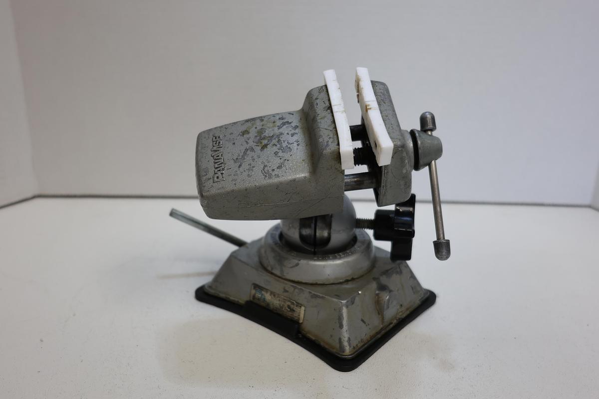 Used PANA VISE Table top Vise adjustable head Pat.#2898068