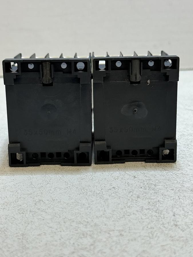 Used Telemecanique LP1K0901BD3 TeSys K Contactor 3 Pole 9A 24VDC Coil 1NC lot of 2 GHA-105
