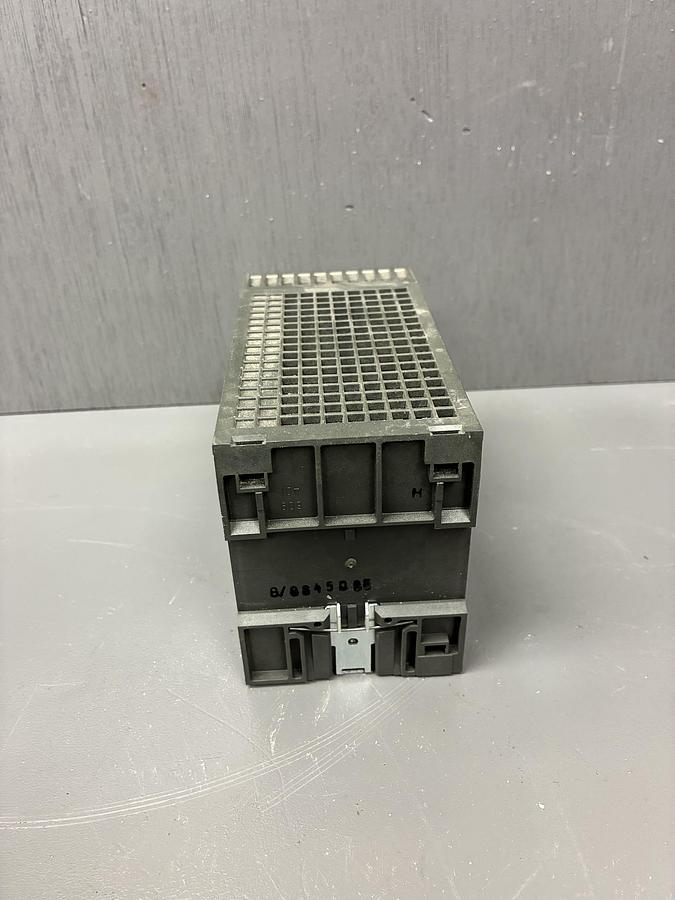 Used  Siemens 3TK2804-0BB4 Safety Relay – 24V AC/DC, 3 NO + 1 NC Contacts GHC-7