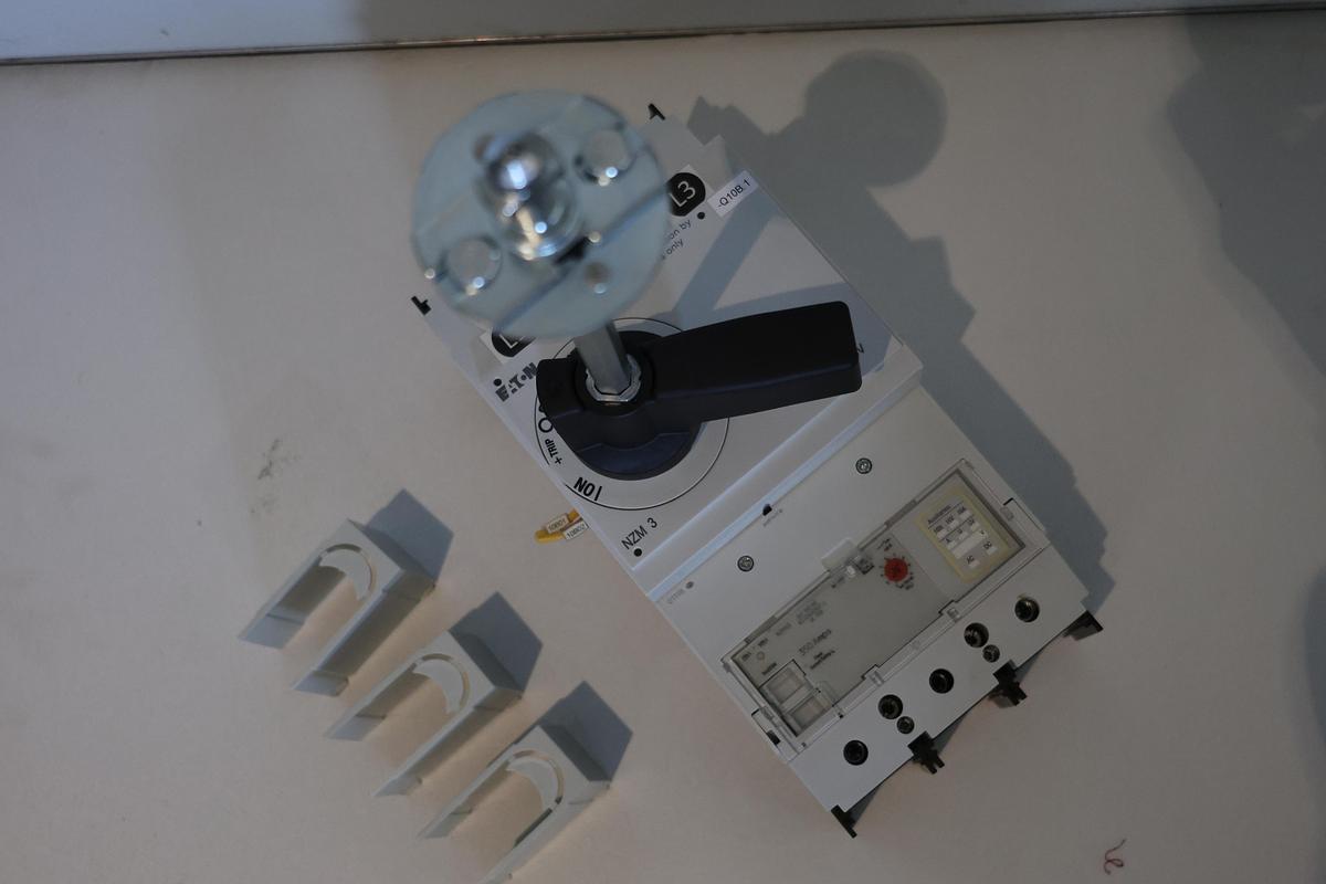 Used Eaton Moeller NZM3 Series Molded Case Circuit Breaker – Industrial Grade Protection