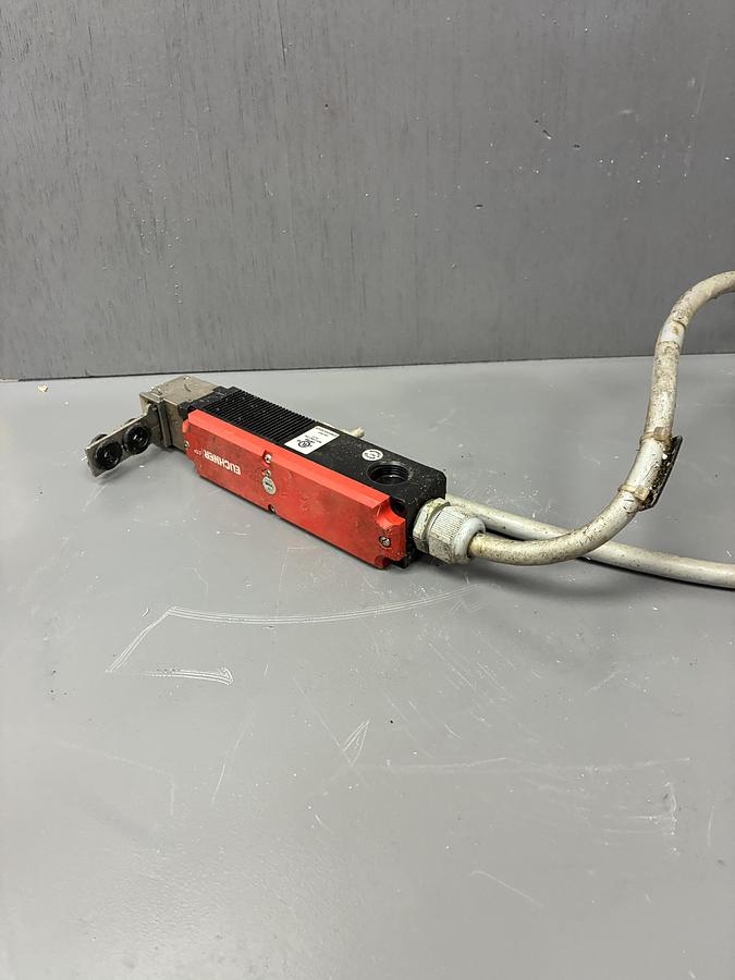 Used EUCHNER STP3D-2131A024MC2117 SAFETY SWITCH GHC-18