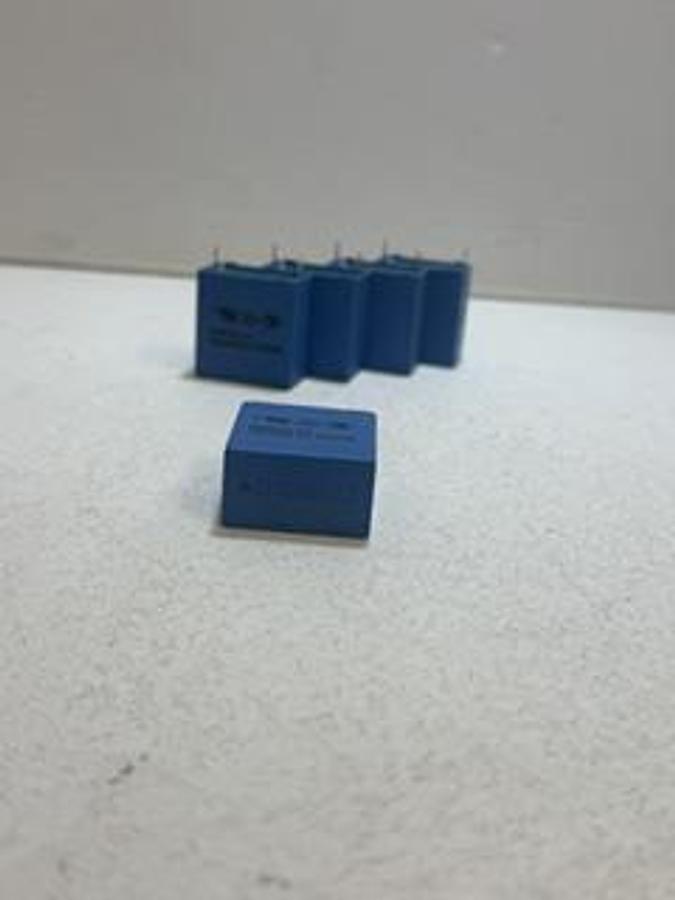 lot of 5 EPCOS B32924C3475M Capacitor Cap 4.7 uF; Tol 20%; Vol-Rtg 305 VAC GHA-114