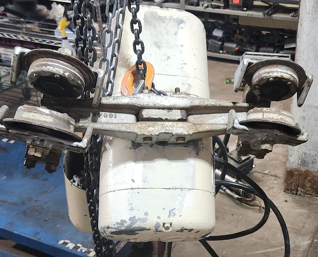 Used CM Loadstar Electric Chain Hoist Model F 1/2 TON 1/2 H.P. SPEED 16 F.P.M. - GHA-24