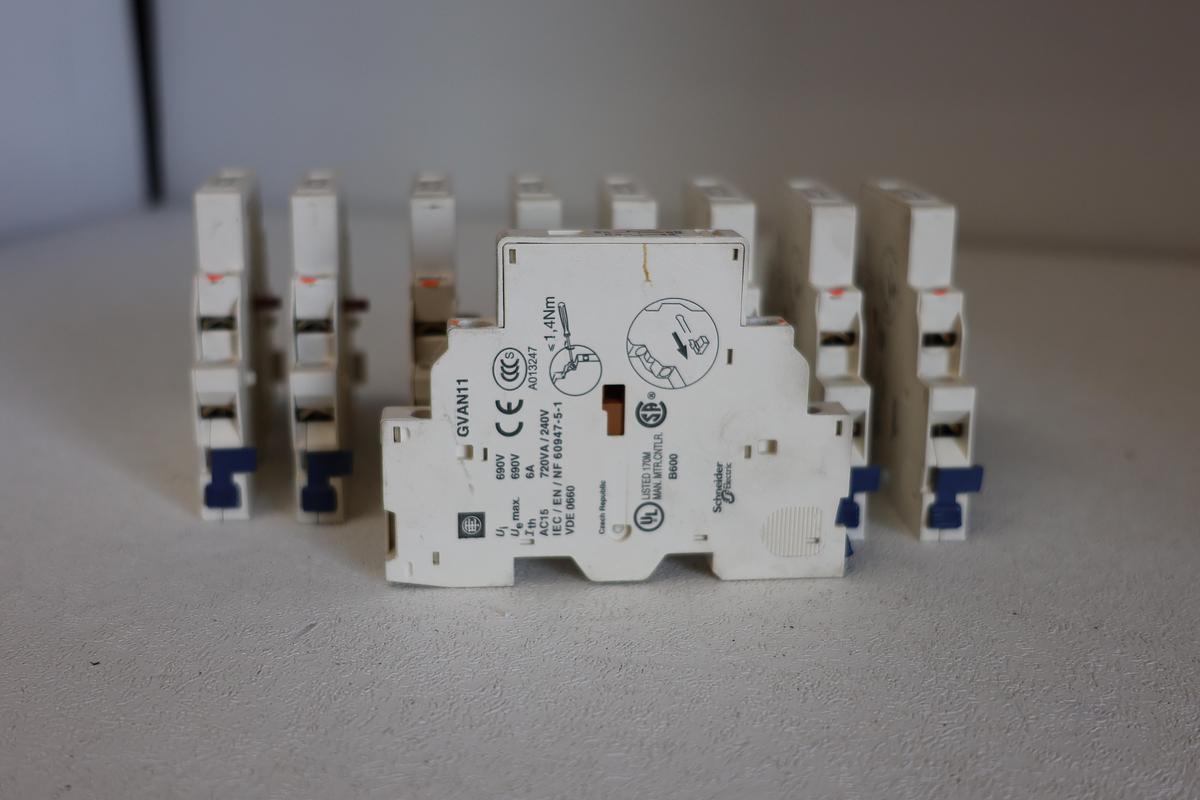 Used (Lot of 9)Schneider Electric GVAN11 Auxiliary Contact Block – TeSys GV2/GV3 Series GHC-16