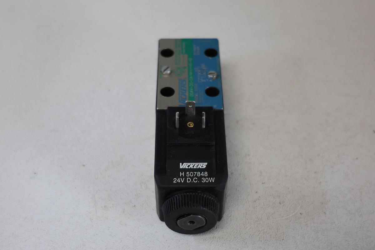 Used Vickers DG4V-3S-2A-M-U-H5-60 Solenoid Operated Directional Control Valve – Used GHA-184