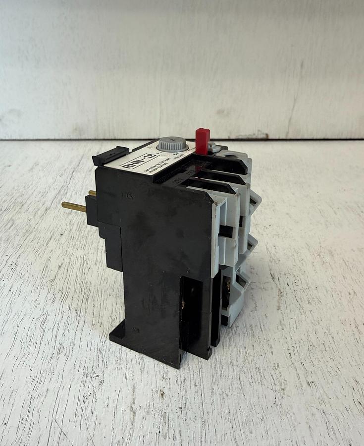 Used TAIAN RHN-18-2.5 Solid State Overload Relay – 1.2–5 AMP – 3 Pole GHA-181 