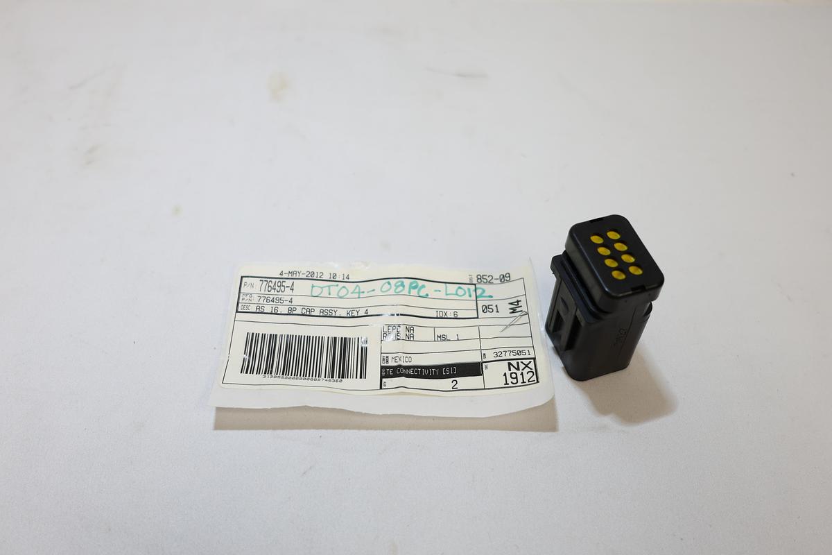 TE Connectivity DEUTSCH DT04-08PC-L012 776495-4 8-Pin Connector AS16 Key 4 New