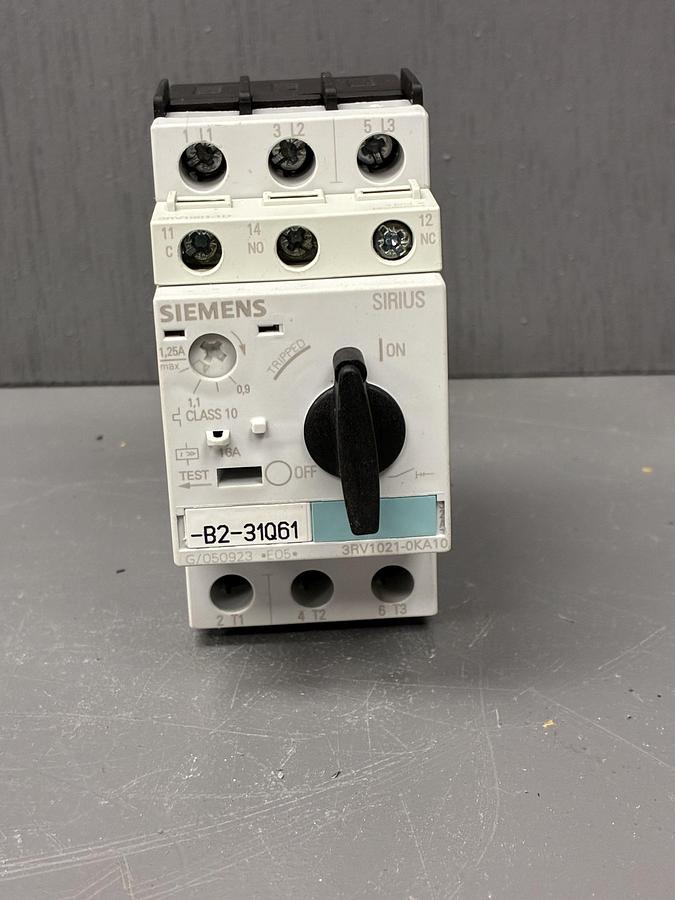 Used Siemens 3RV1021-0KA10 Motor Protection Circuit Breaker – 4–6.3A | 3RV10 Series GHA-140