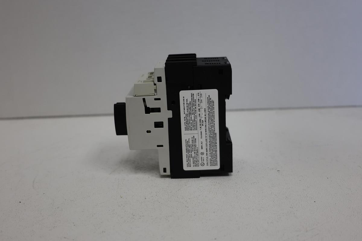 Used Siemens 3RV1021-0FA10 Motor Protection Circuit Breaker GHA-141
