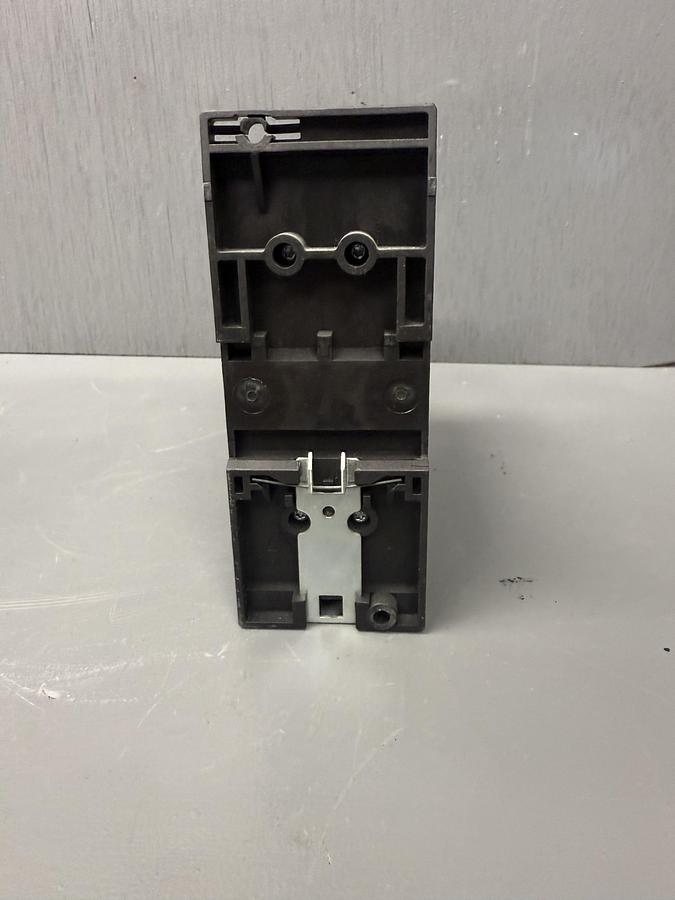 Used  Siemens SIRIUS 3RV1031‑4EA10 Manual Motor Starter / Circuit Breaker — 22–32 A GHC-37