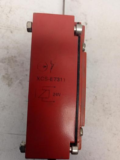 Used Telemecanique Safety Switch XCS- E XCS-E7311 24/48V GH200