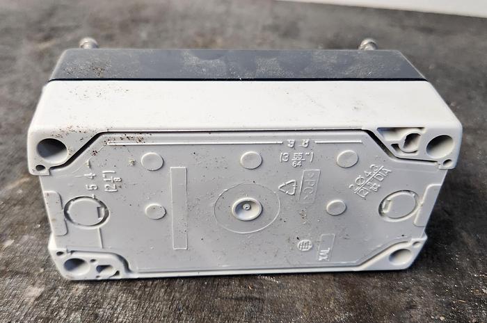 Schneider XALD03H7 Control Box 3 Holes Stop Close Open Buttons XB5 - GHB-91