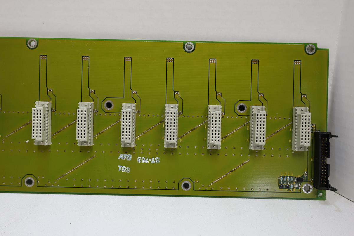 Used Allen Bradley X1746-A13 13 Slot PLC Rack Backplane Board 96177492 A01
