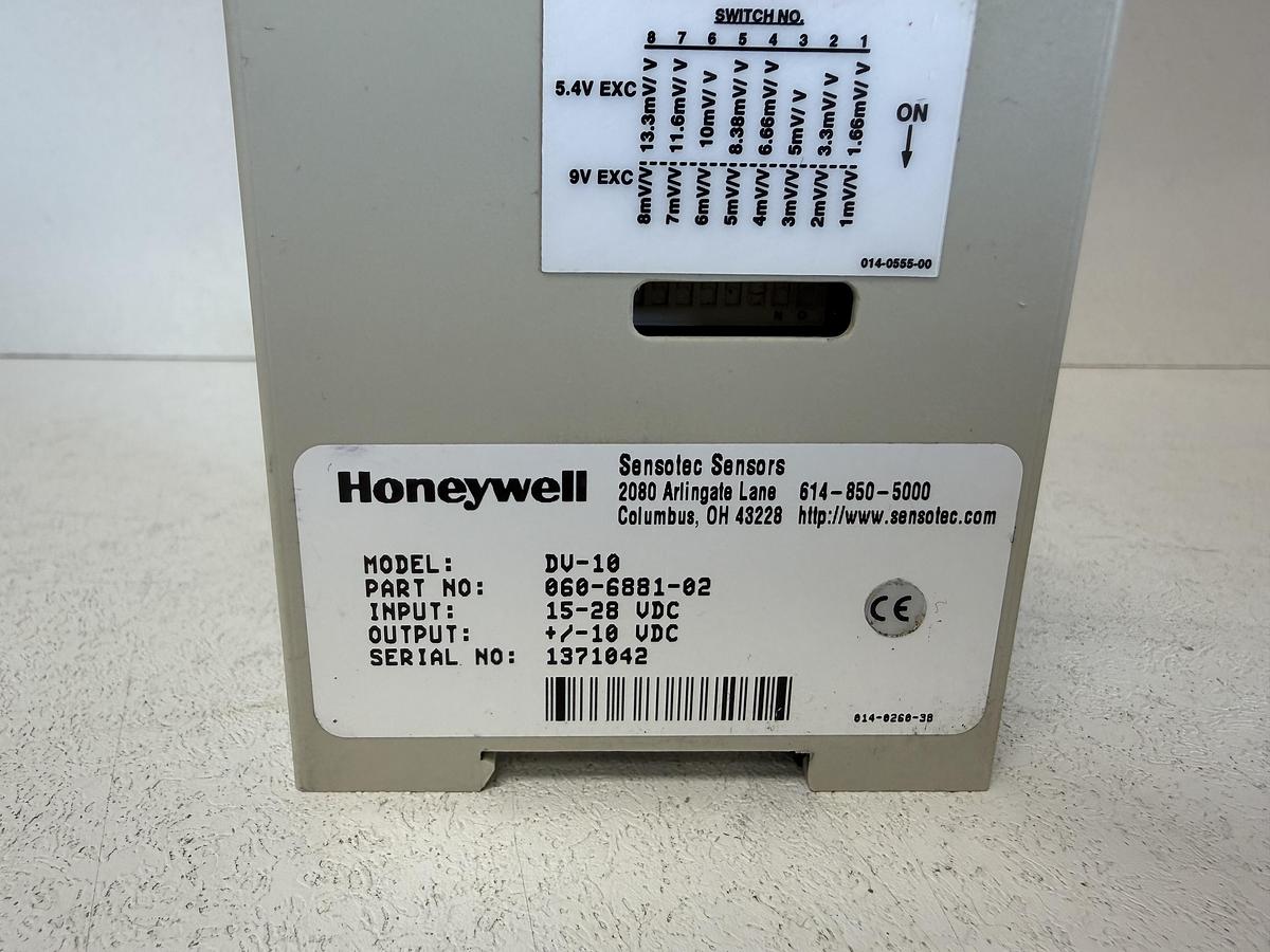 Used Honeywell DV-10 PN: 060-6881-02 Sensotec Strain Gauge Transducer Amplifier GHGC-D15