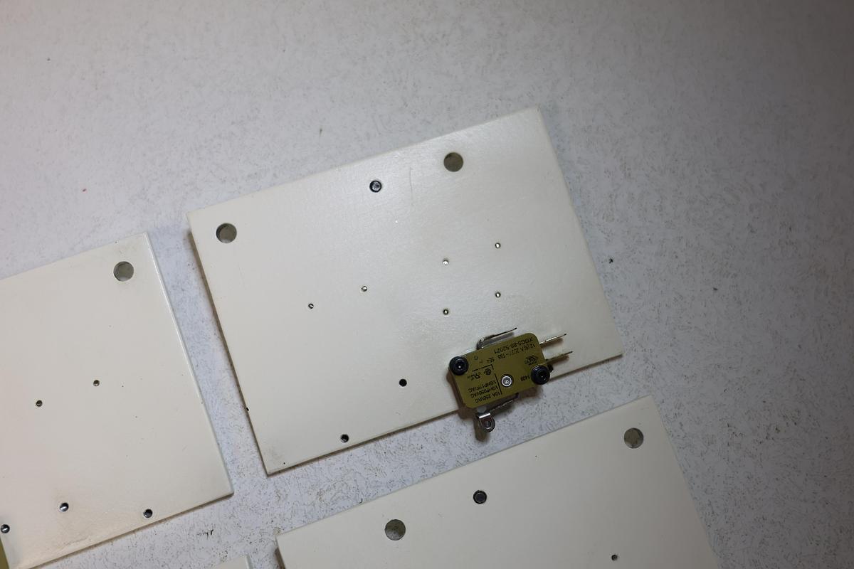 Used Lot 4 Agilent Industrial Mounting Plate w/ Saia-Burgess Limit Switch Automation Sensor Assembly GHA-185