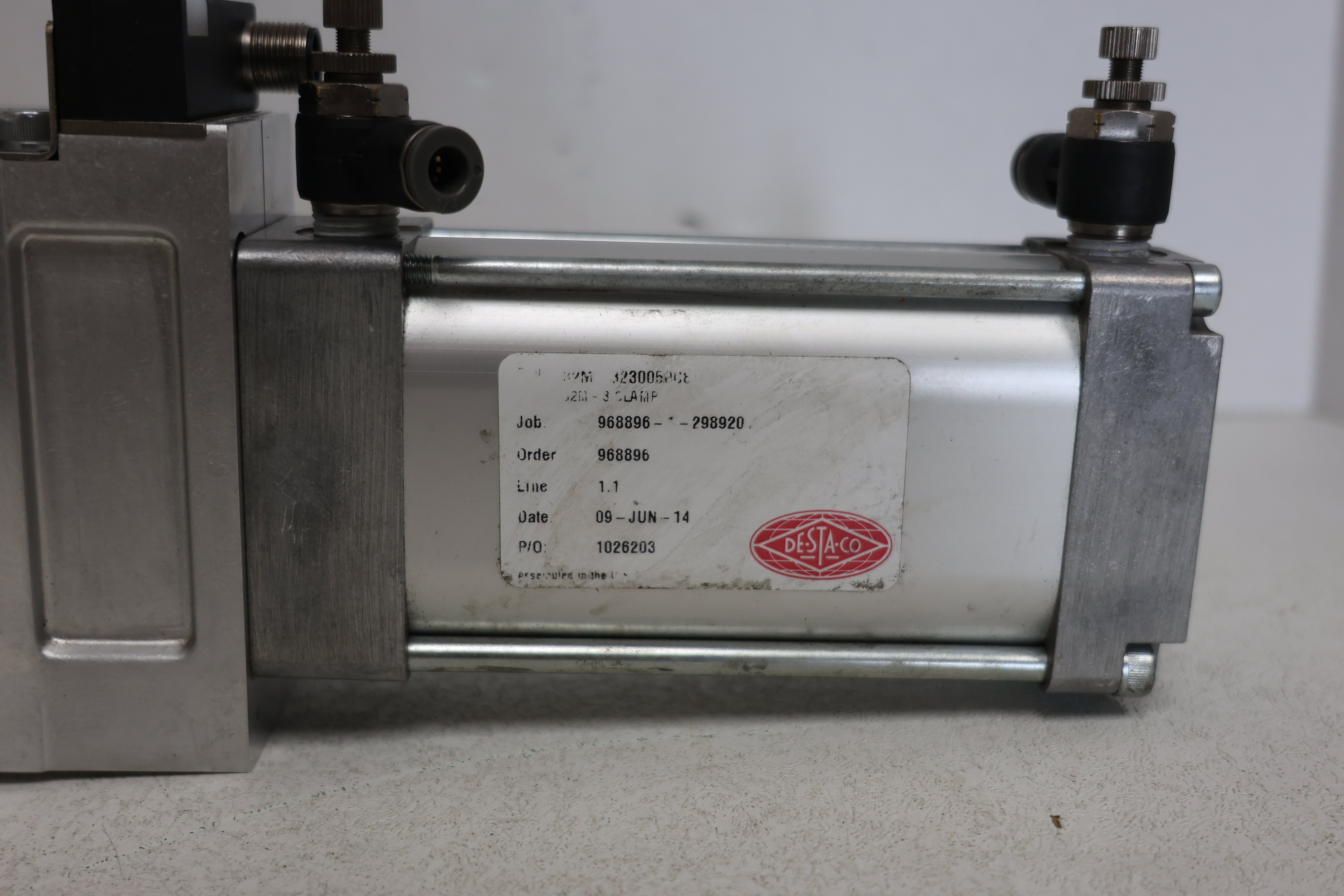 Used DESTACO 82M-323005NC8 Pneumatic Power Clamp 90 lb-in M14 Connector GHA-141-C1