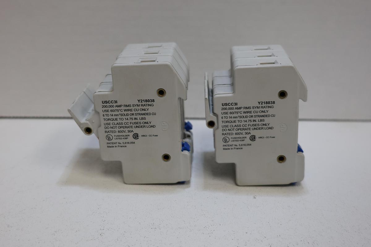 Used Ferraz Shawmut USCC31 Y218038 Fuse Holder / Disconnect Lot of 2 Used GHA-181