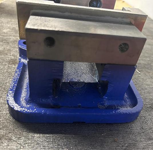 Used Kurt D40 Anglock Milling Machine Vise w/New Paint 4" Jaws - GHB-47