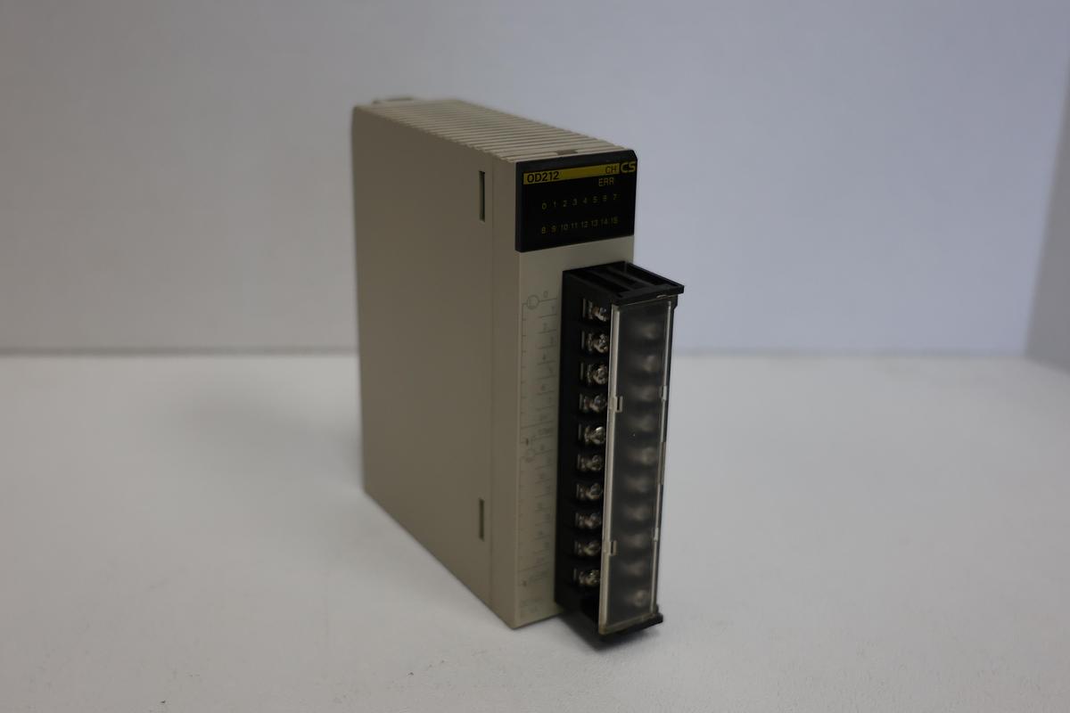 Used OMRON CS1W-OD212 Digital Output Module | 16-Point, 24V DC GHC-34