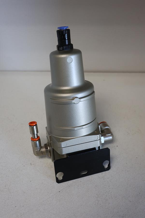 Used SMC Mist Separator AMD350C-F048D – High-Efficiency Compressed Air Filtration