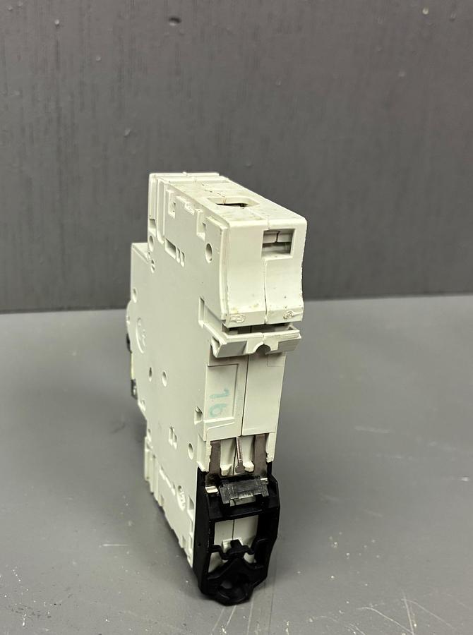 Used AEG EP61 B6 Circuit Breaker 566501 Circuit Breaker 1 Pole LS Switch GHC-7