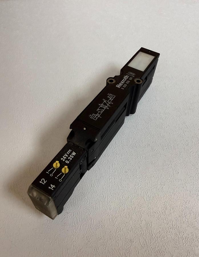 Used BOSCH Rexroth 0 820 056 501 Double Solenoid Valve GHC-36